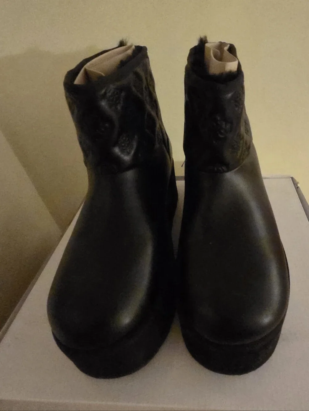 GUESS Jilla Platform Ankle Boots Black Logo Embossed Size 8M